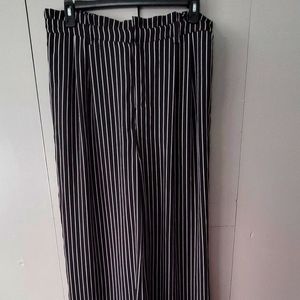 'Who What Wear' XL Black/White Striped Pants
